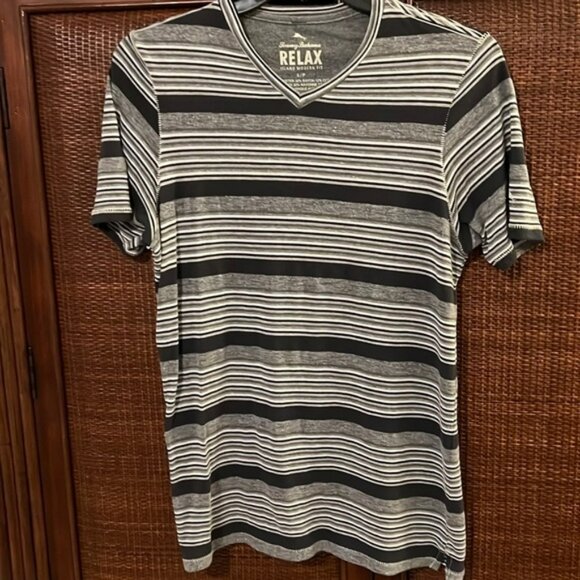 MENS TOMMY BAHAMA V-NECK T-SHIRT - SIZE SMALL - EXCELLENT CONDITION - Picture 1 of 3